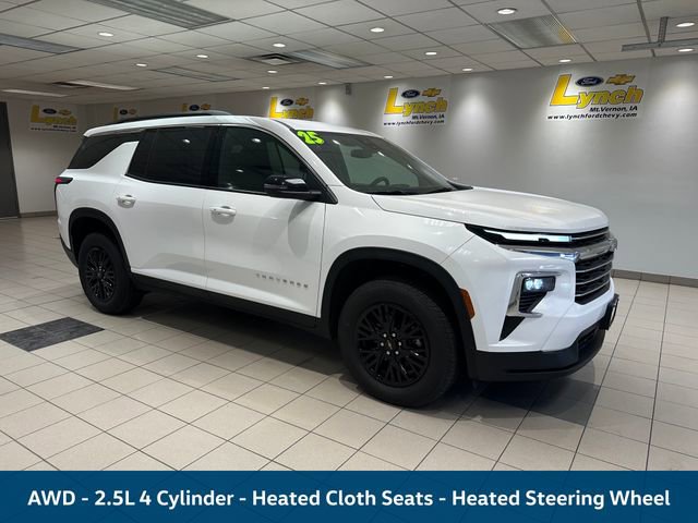 Used 2025 Chevrolet Traverse LT image 1