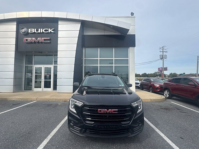 Used 2023 GMC Terrain SLT w/ Tech Package AWD/4WD image 10