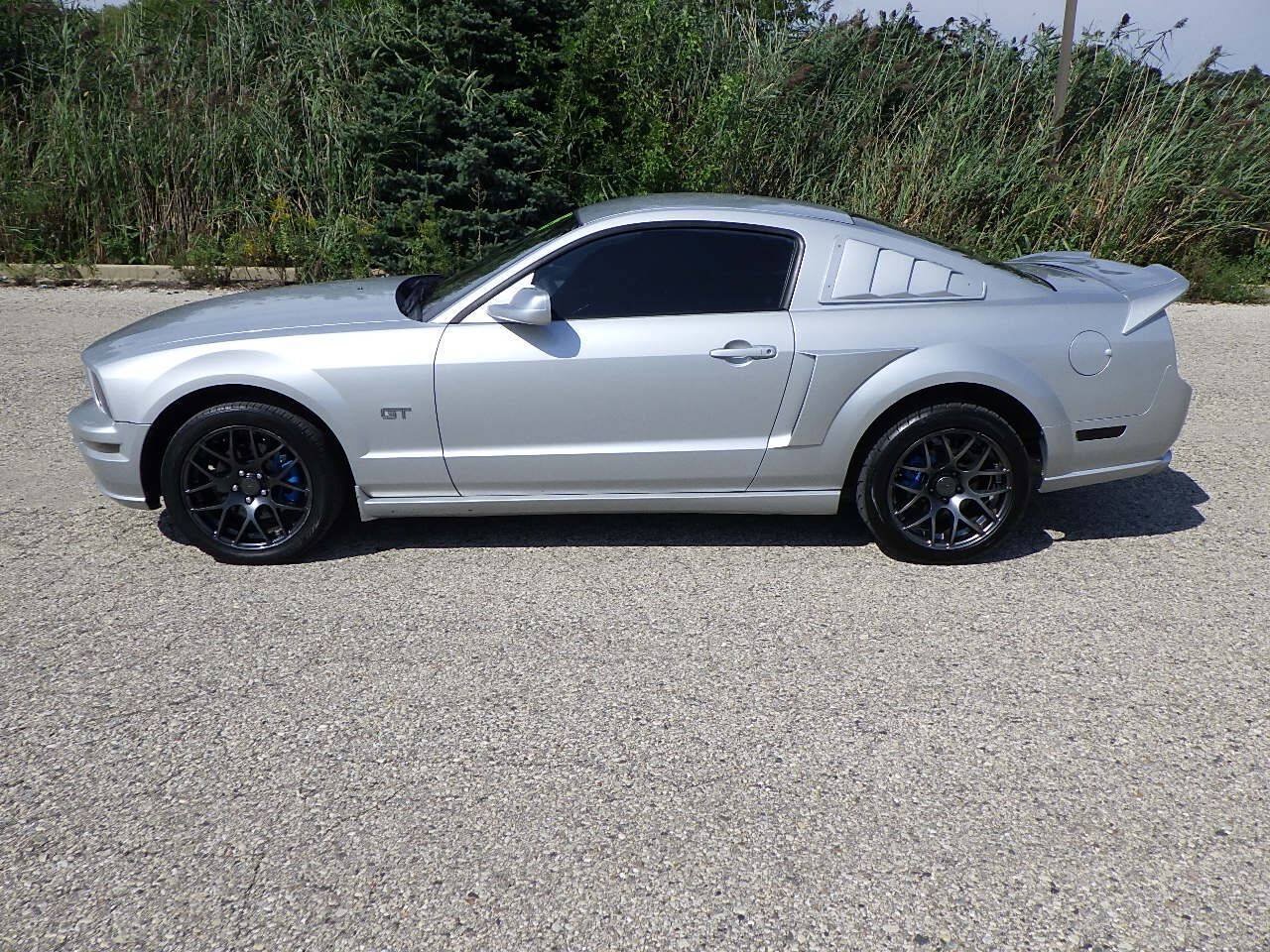Used 2006 Ford Mustang GT RWD image 2