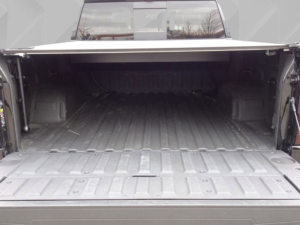 Used 2023 GMC Sierra 1500 AT4X image 8