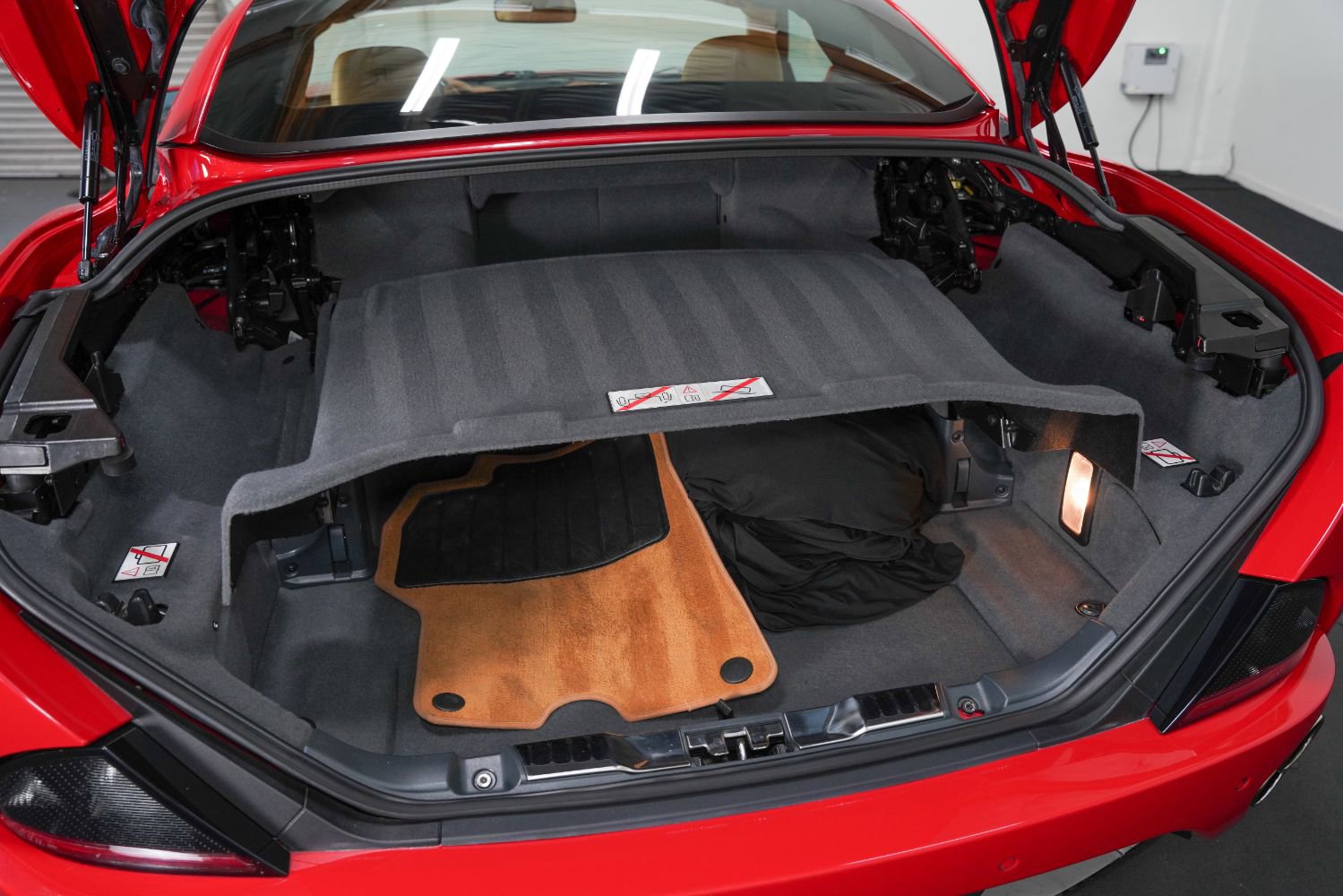 Used 2013 Ferrari California RWD image 42