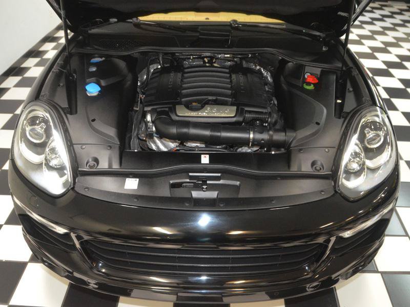 Used 2017 Porsche Cayenne Platinum Edition w/ Premium Package (PJV) AWD/4WD image 11