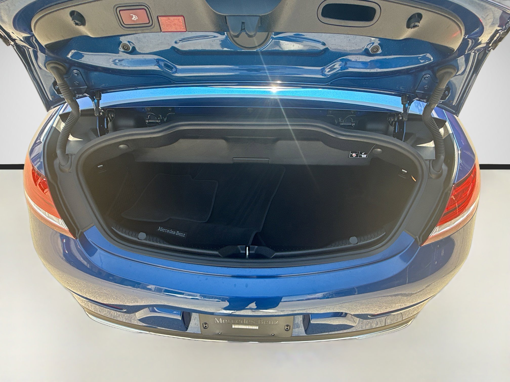 Used 2023 Mercedes-Benz C 300 Cabriolet w/ Multimedia Package image 25