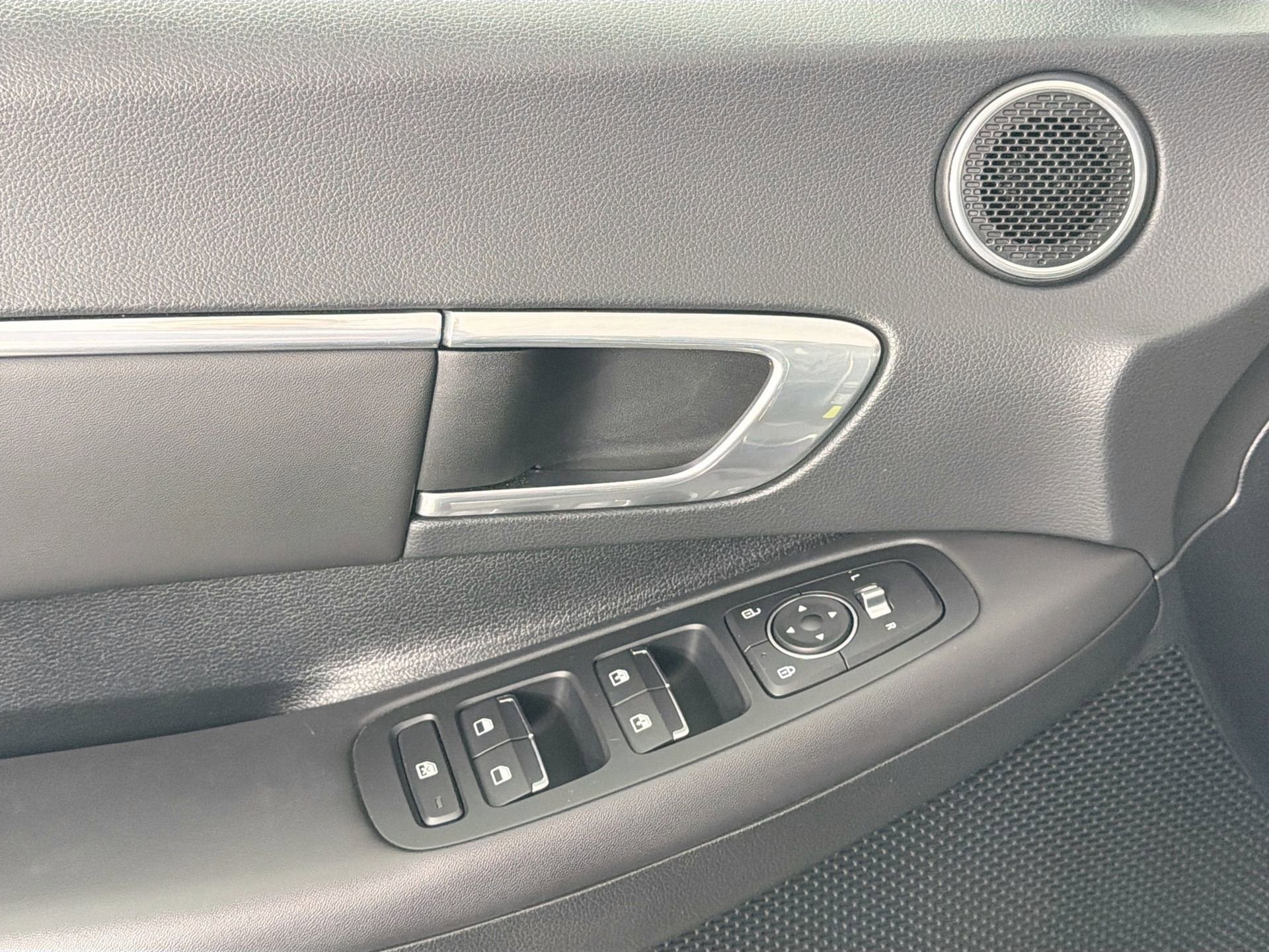 Used 2022 Hyundai Sonata SEL w/ Convenience Package FWD image 17
