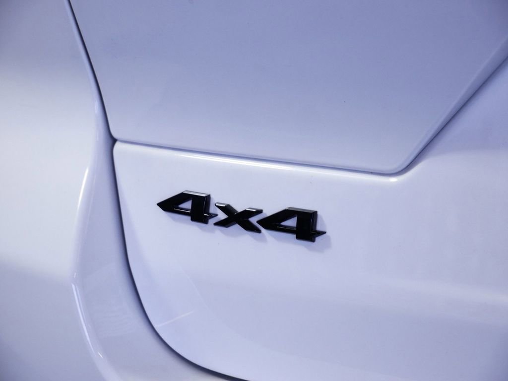 Used 2024 Jeep Grand Cherokee Altitude image 14