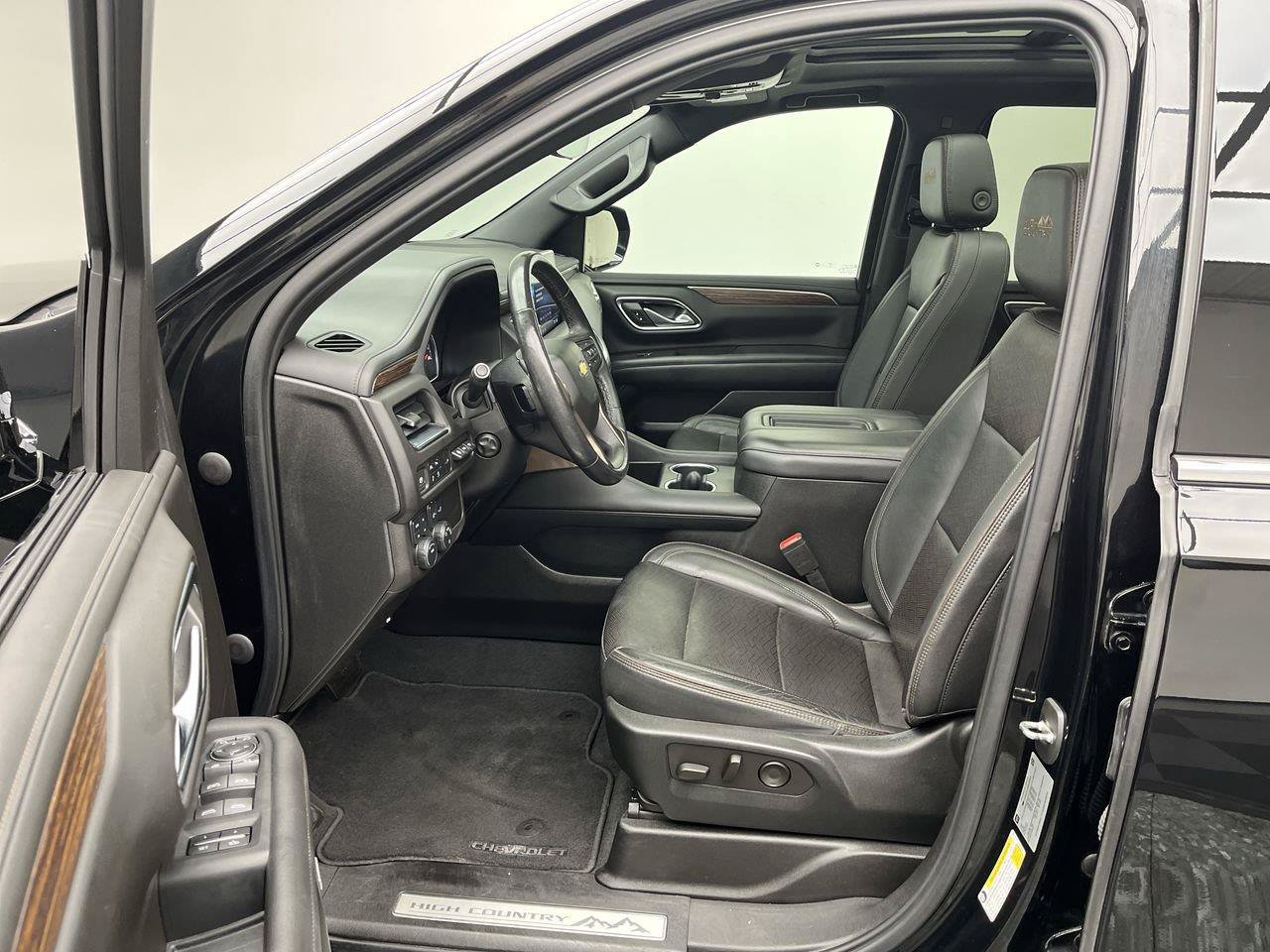 Certified 2021 Chevrolet Tahoe High Country AWD/4WD image 3