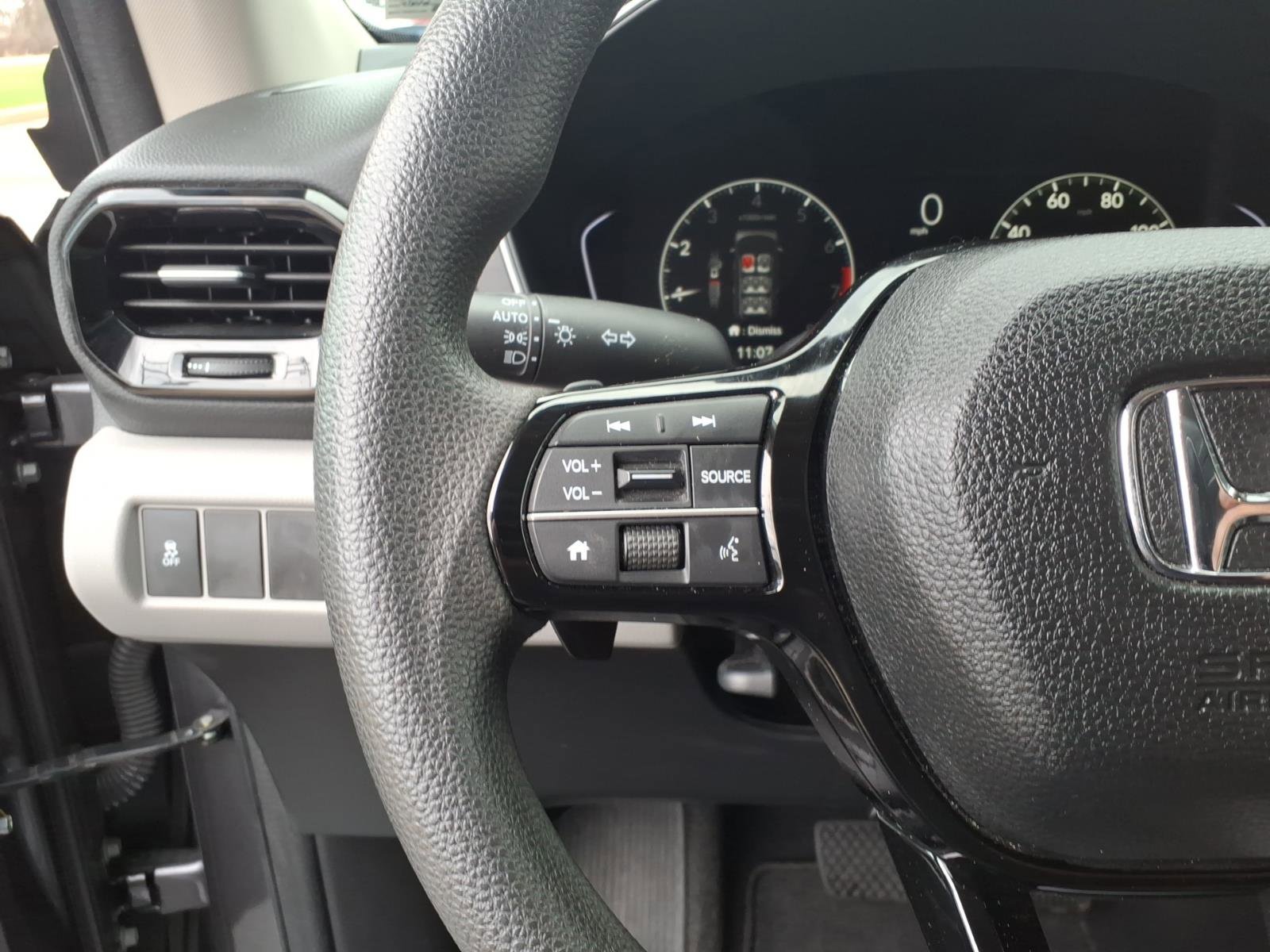 Certified 2023 Honda Pilot LX image 13