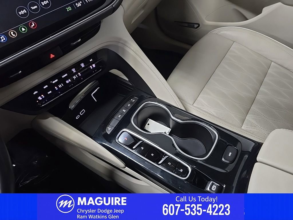 Used 2021 Buick Envision Avenir w/ Technology Package II FWD image 31