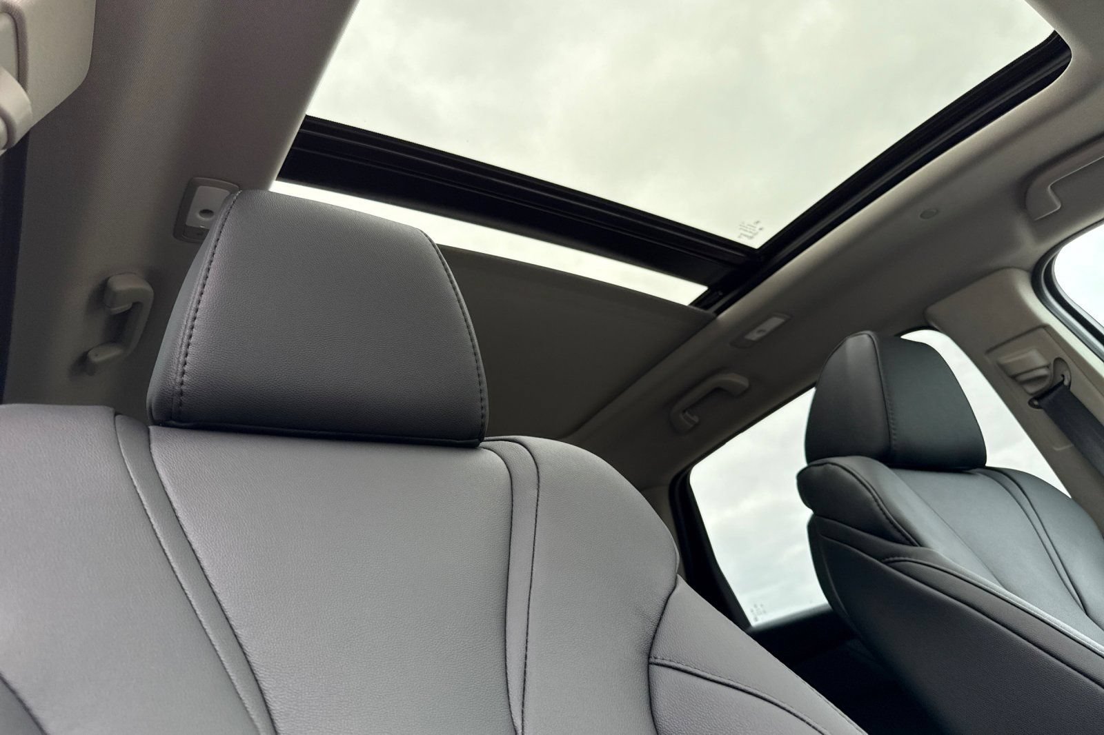 New 2026 Acura MDX SH-AWD image 18