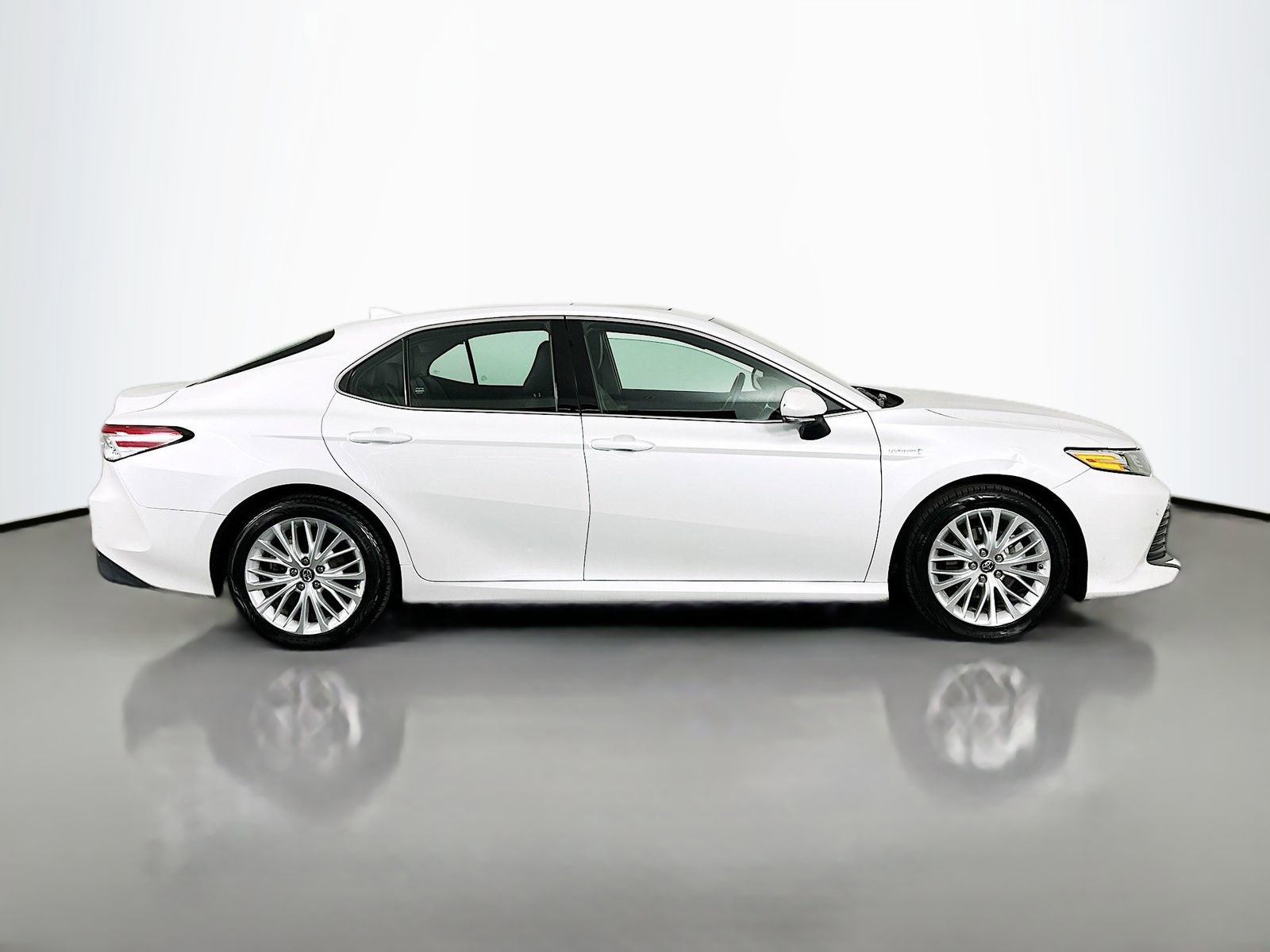 Used 2018 Toyota Camry XLE w/ Audio Package FWD image 8