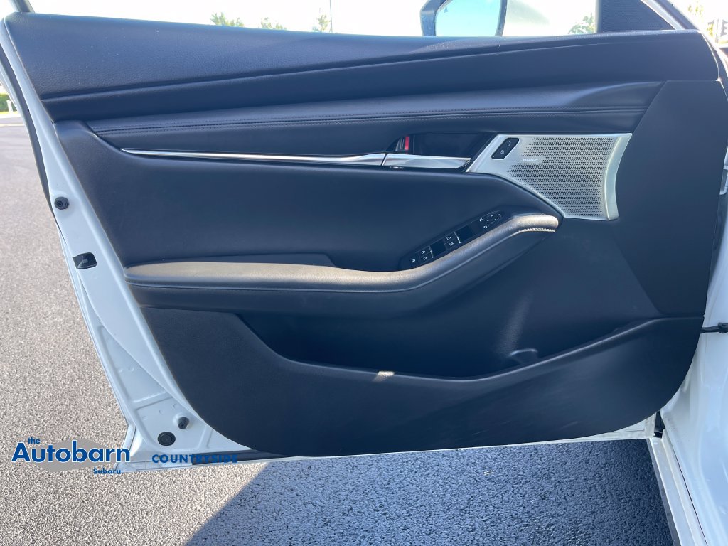 Used 2019 MAZDA MAZDA3 Hatchback w/ Premium Package FWD image 10