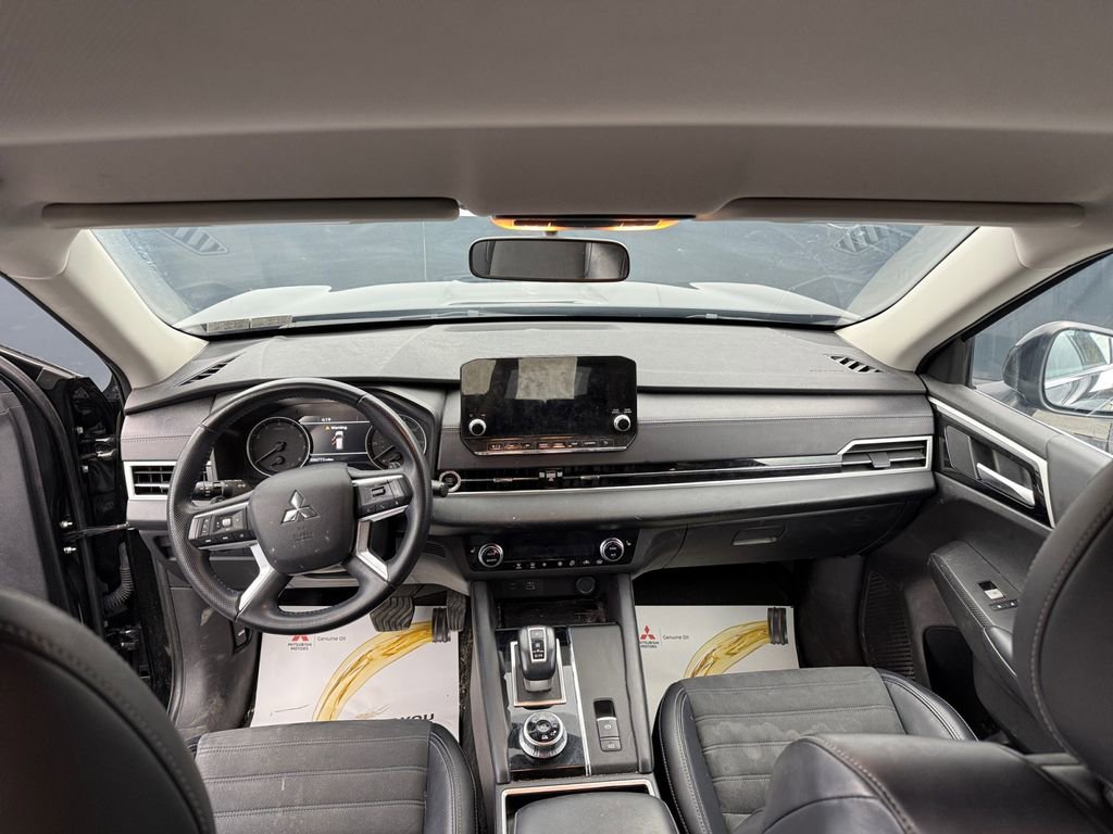 Used 2023 Mitsubishi Outlander SE AWD/4WD image 29