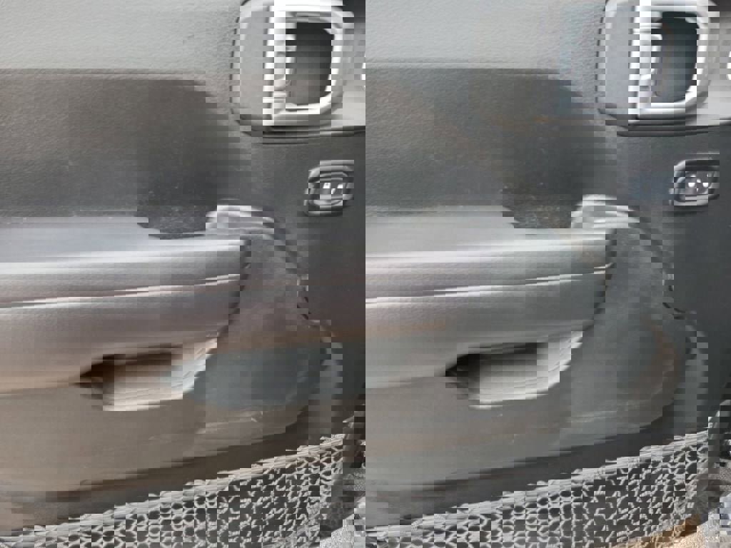 Used 2018 Jeep Wrangler Unlimited Sport S image 19