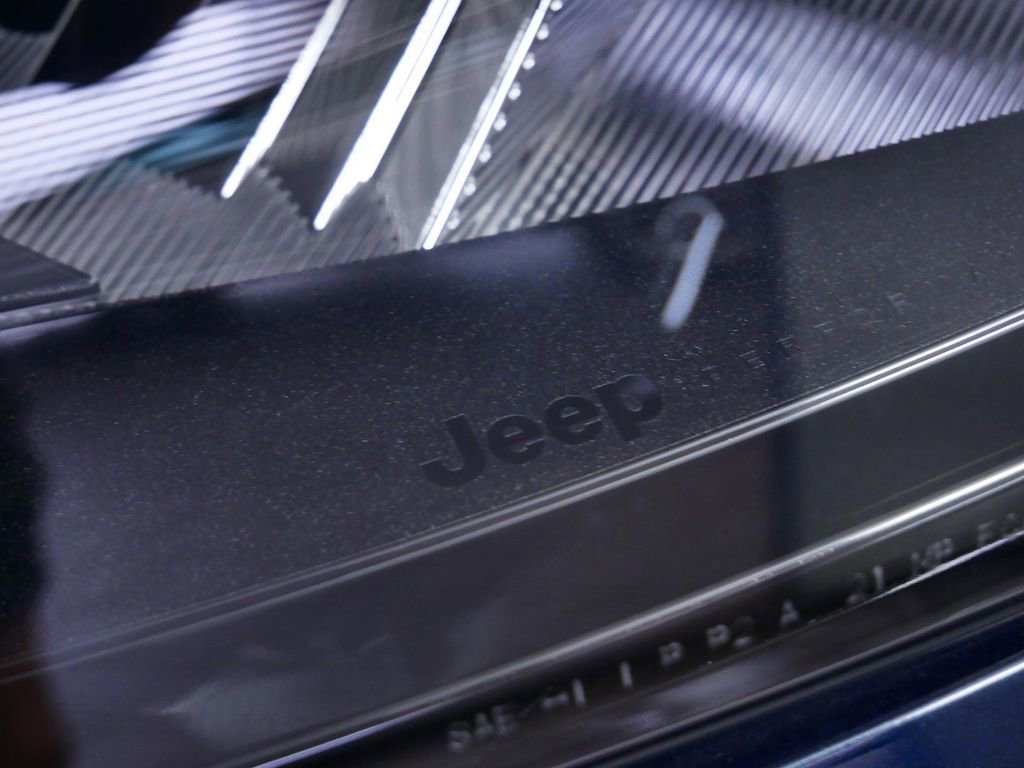 Used 2024 Jeep Compass Sport image 17