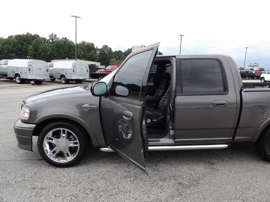 Used 2002 Ford F150 Harley-Davidson RWD image 13