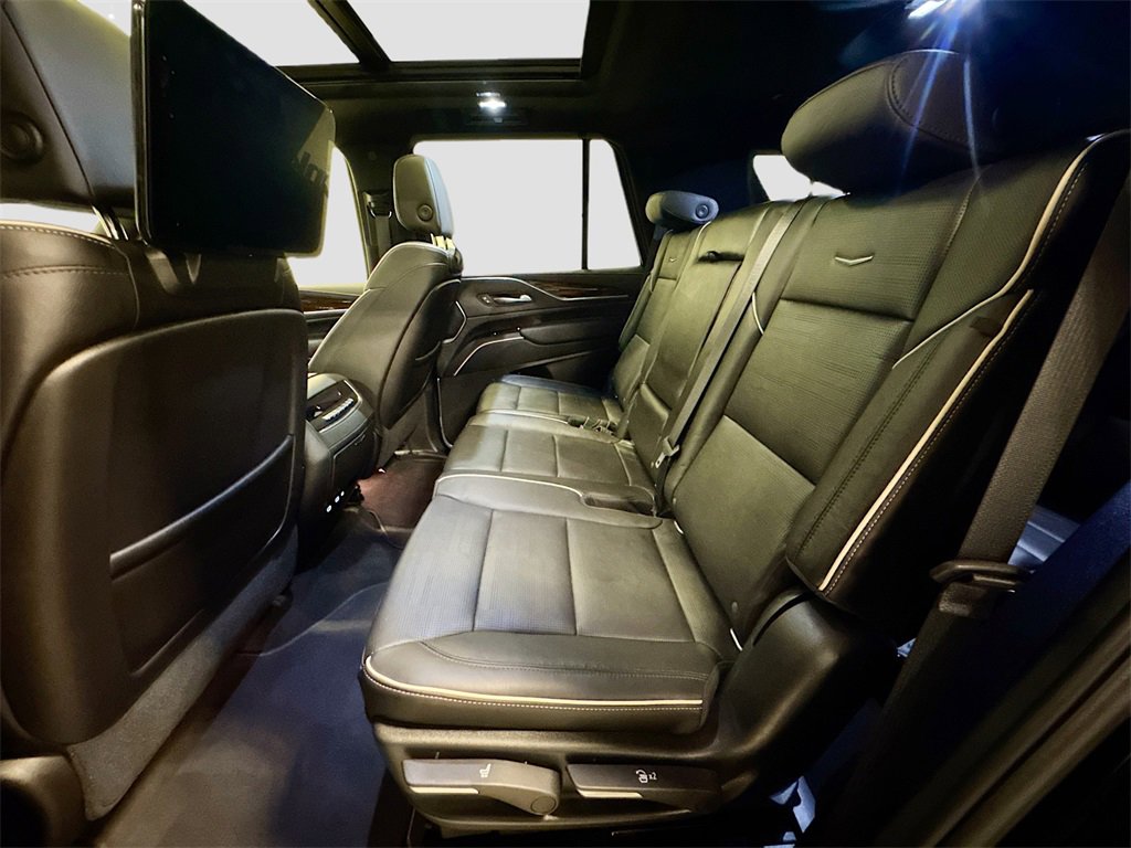 Used 2021 Cadillac Escalade Premium Luxury image 23