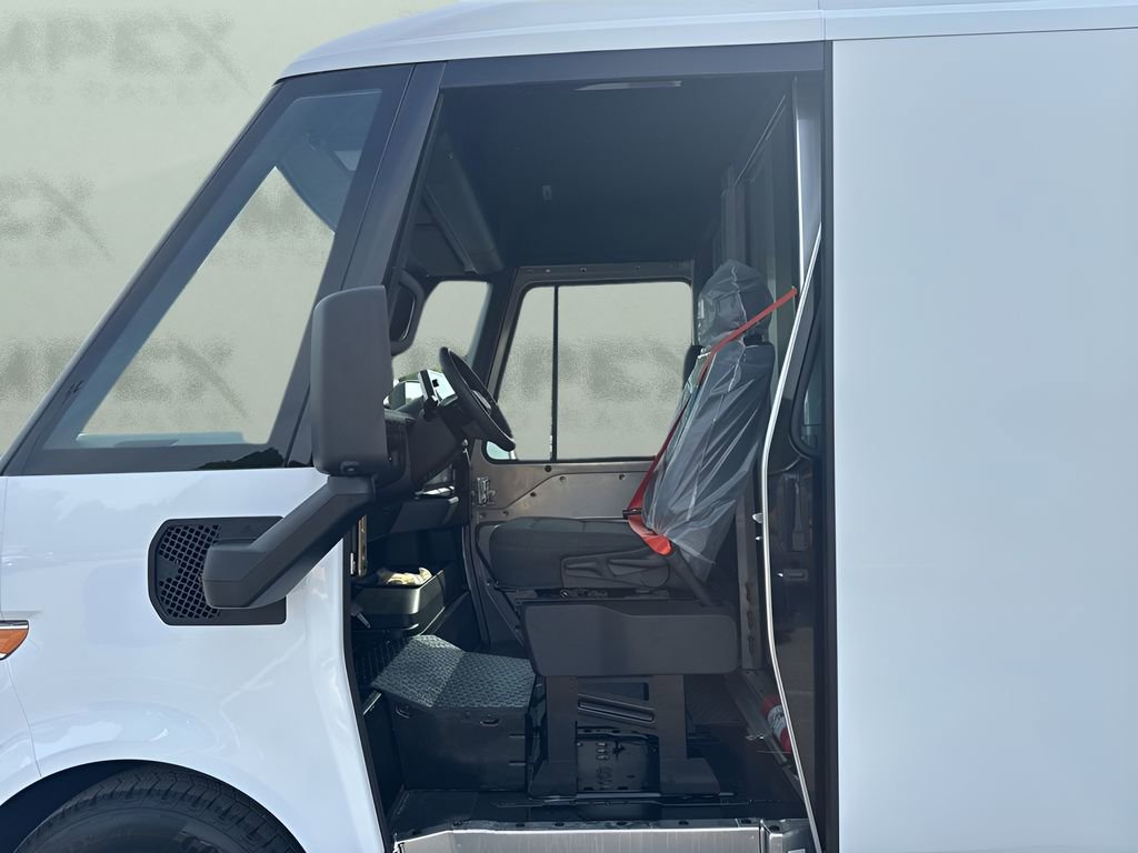 Used 2024 Chevrolet Brightdrop 400 w/ Commercial Equipment Package AWD/4WD image 9