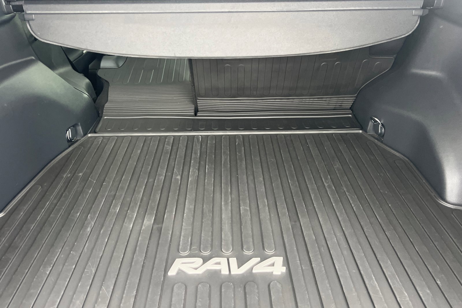 Used 2023 Toyota RAV4 Limited w/ Limited Grade Weather Package image 12