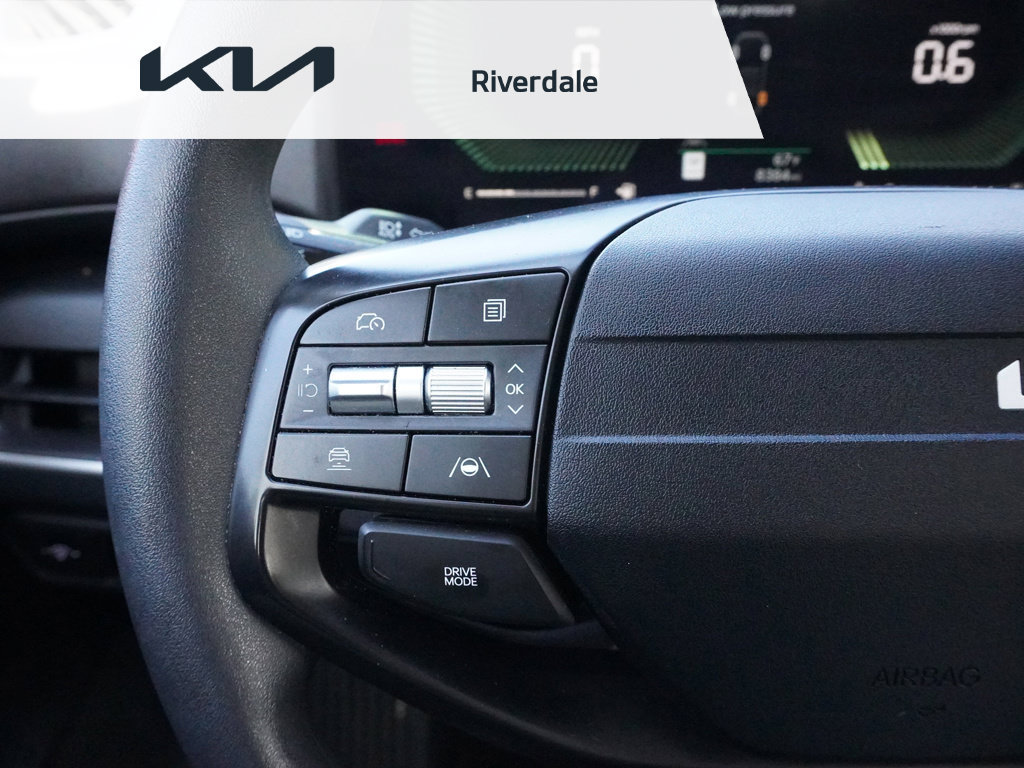 Used 2025 Kia K4 FWD image 39