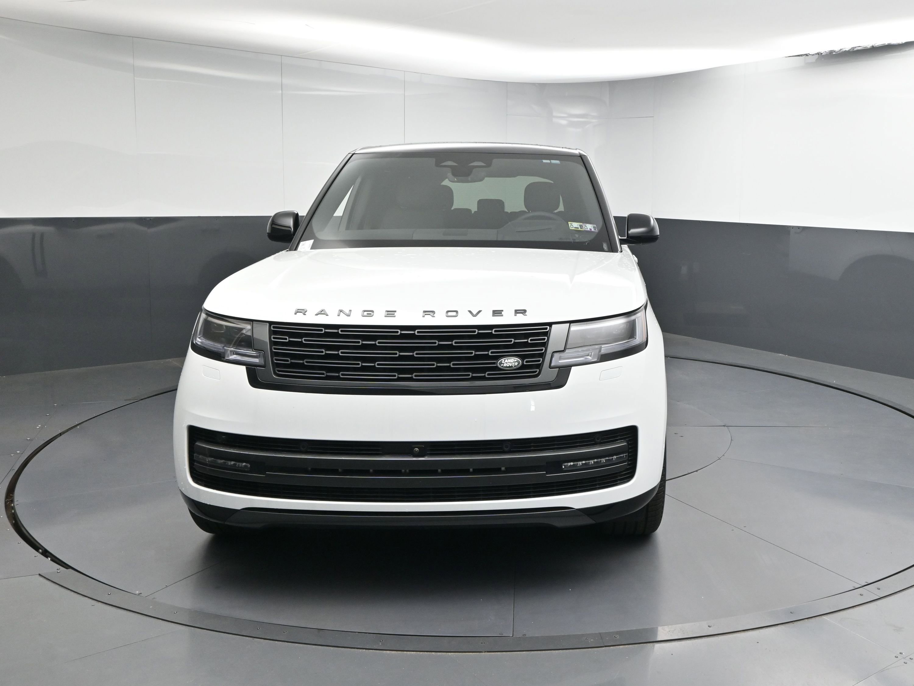 New 2025 Land Rover Range Rover Long Wheelbase SE image 25