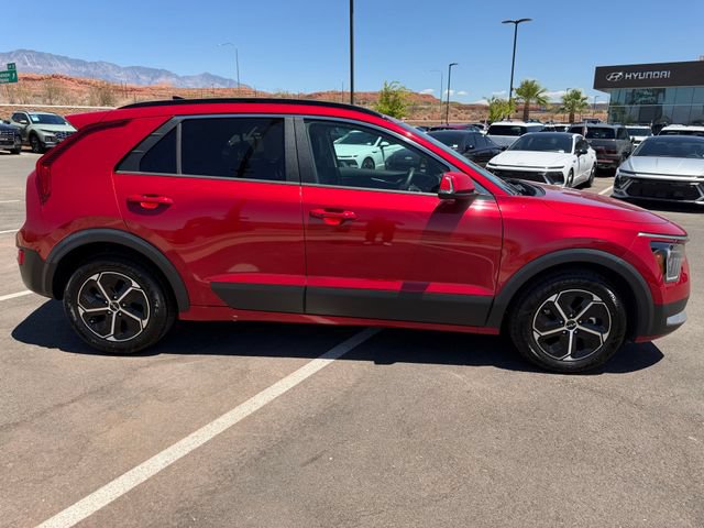 Used 2024 Kia Niro EX FWD image 5