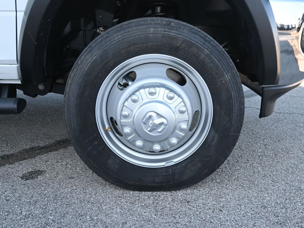 New 2026 RAM 5500 Tradesman AWD/4WD image 31