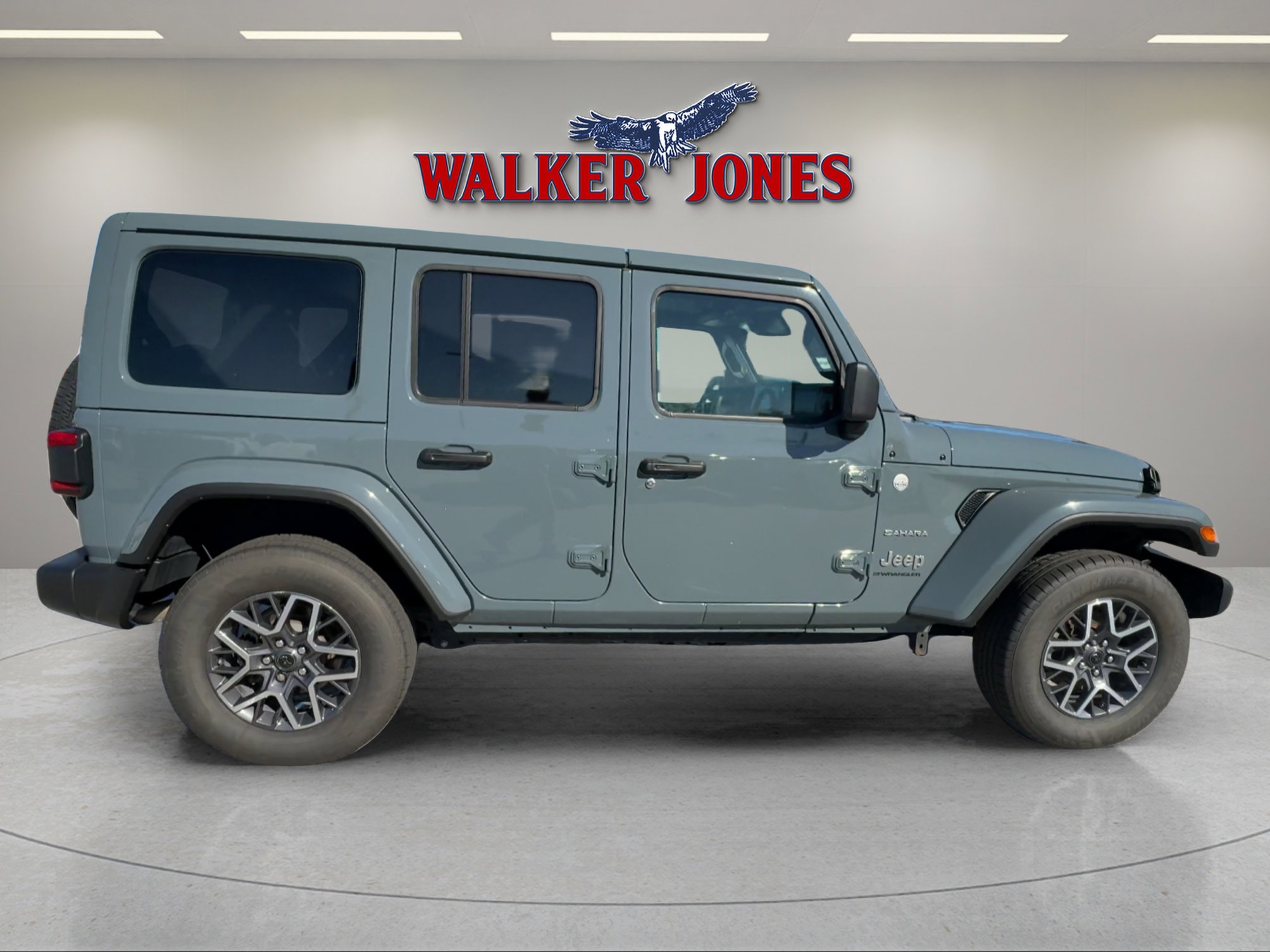 Used 2024 Jeep Wrangler Sahara AWD/4WD image 2