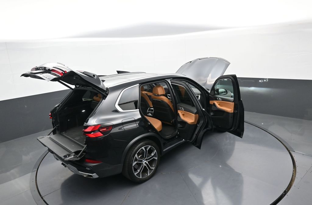 Used 2024 BMW X5 xDrive40i w/ Premium Package AWD/4WD image 44