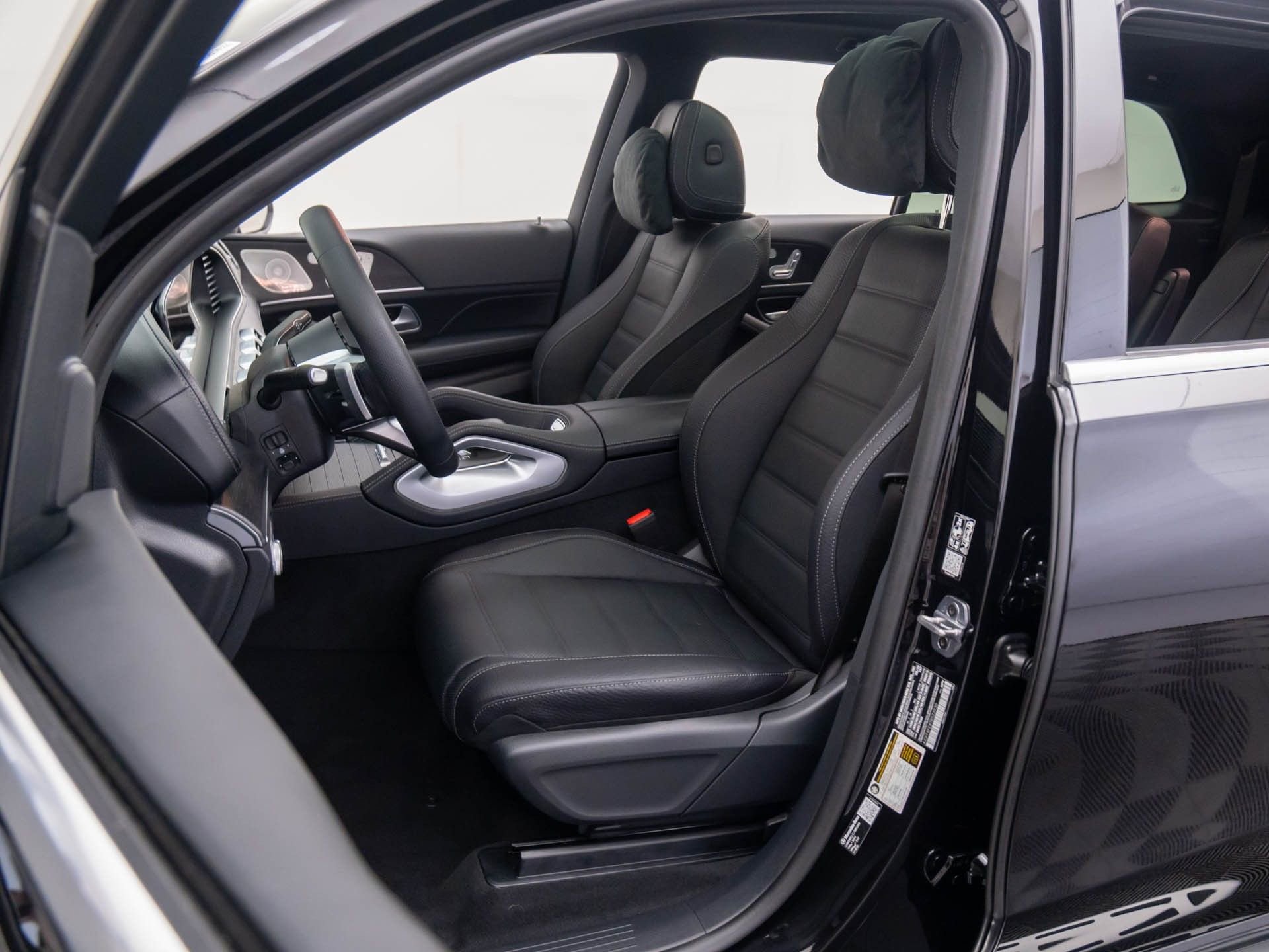 New 2026 Mercedes-Benz GLS 580 4MATIC image 17