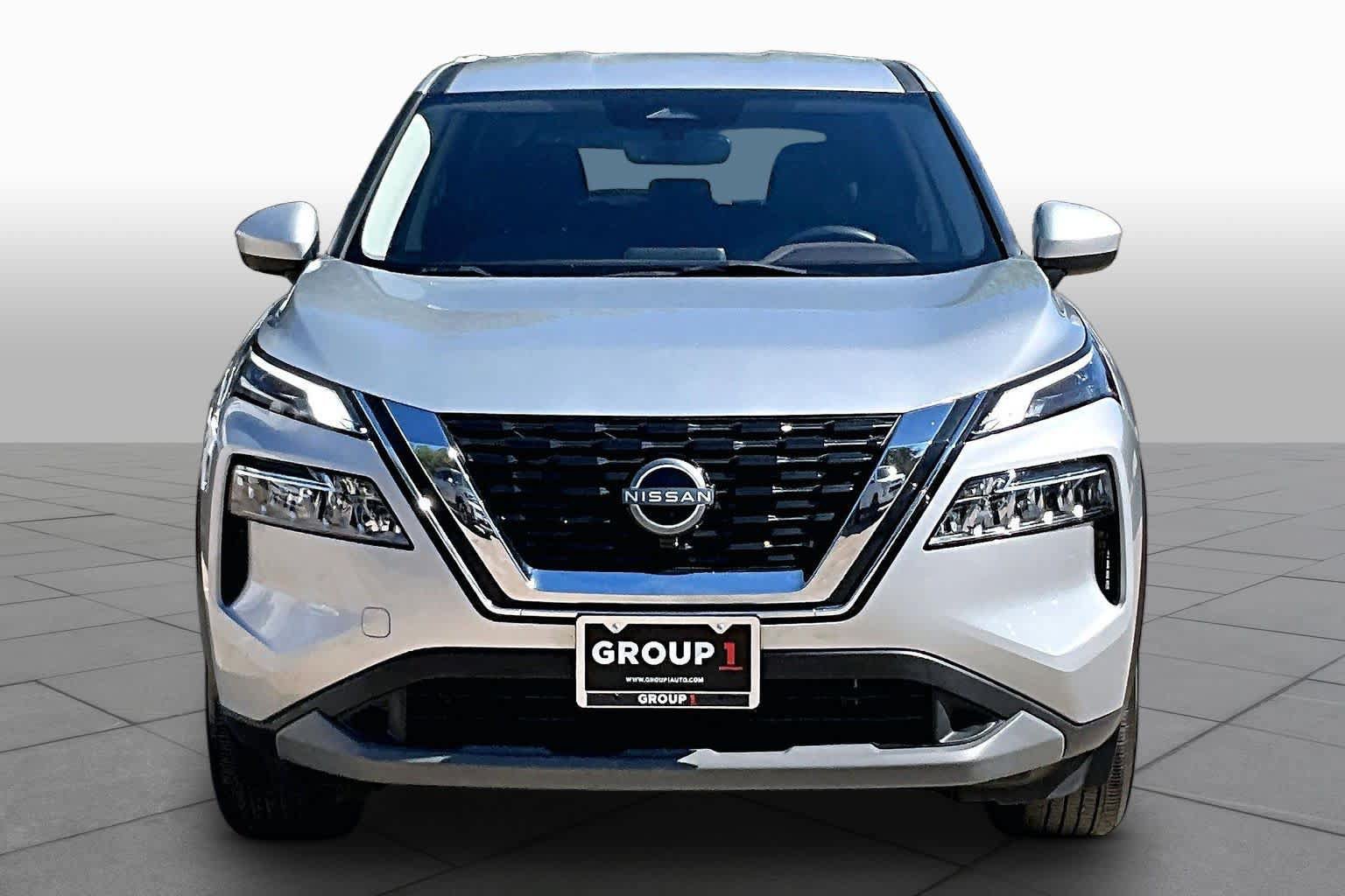 Used 2023 Nissan Rogue SV FWD image 4