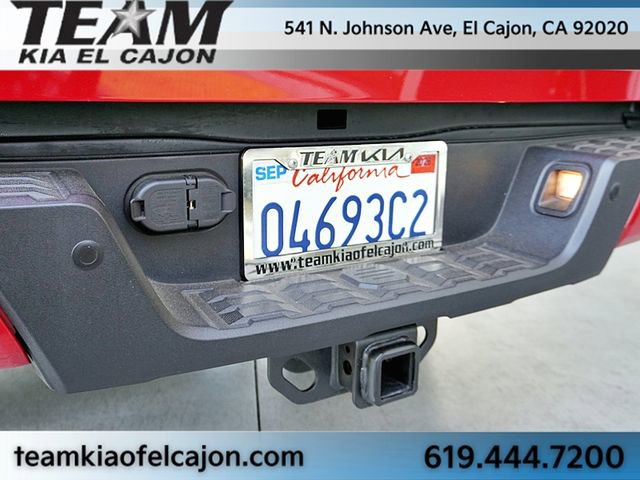 Used 2017 Toyota Tacoma TRD Sport AWD/4WD image 14