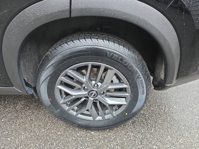 Used 2023 Nissan Rogue S image 16