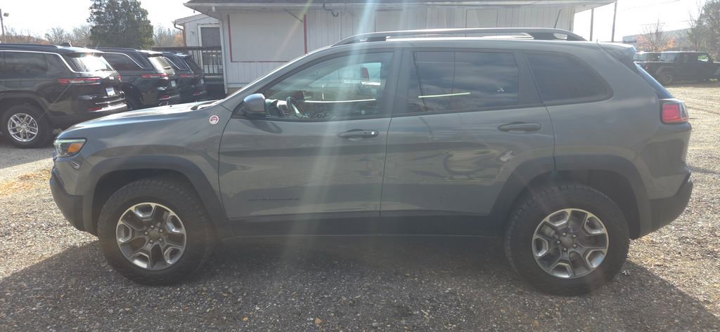 Used 2019 Jeep Cherokee Trailhawk w/ Cold Weather Group image 2