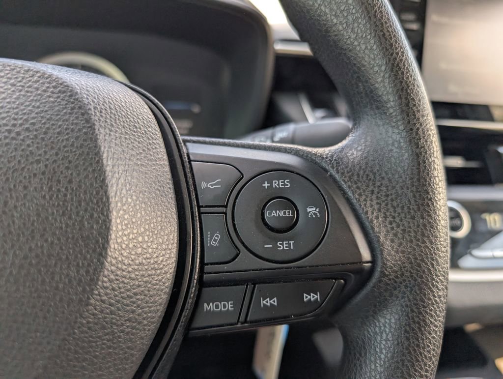 Used 2022 Toyota Corolla LE image 13