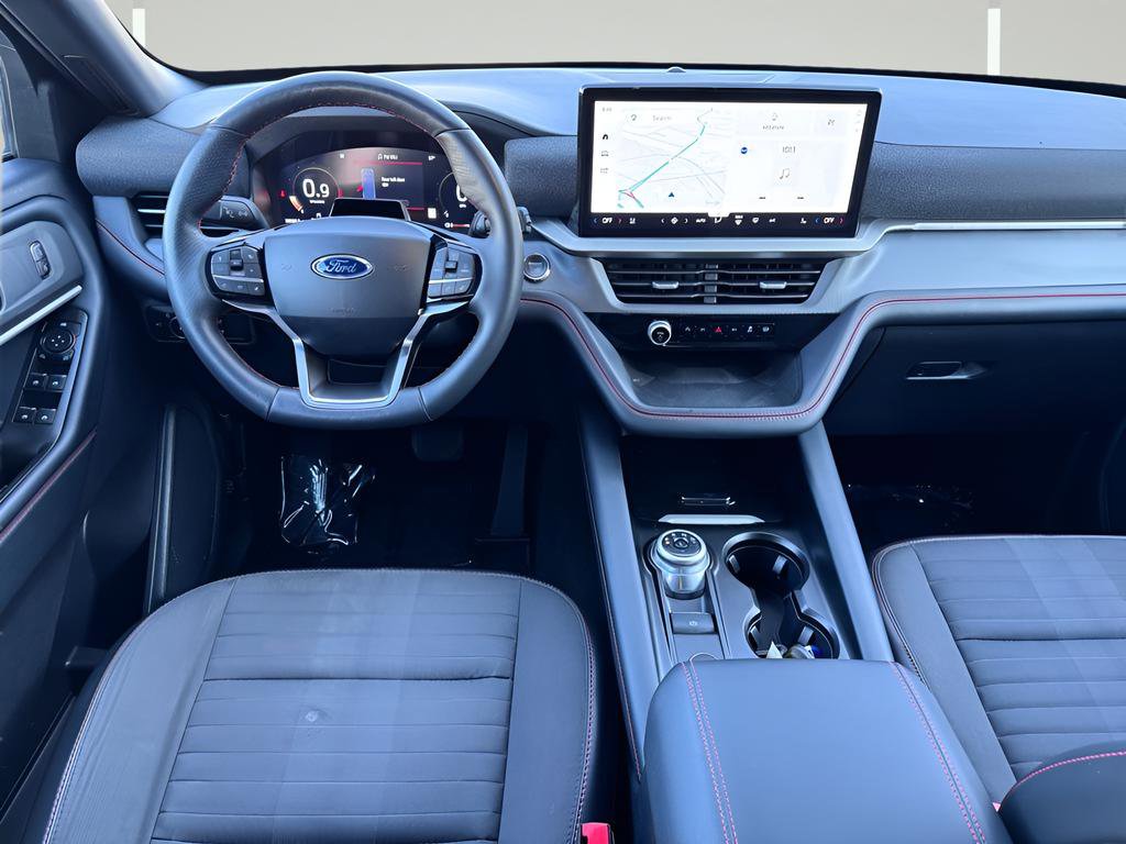 Used 2025 Ford Explorer ST-Line w/ ST-Line Street Pack AWD/4WD image 5