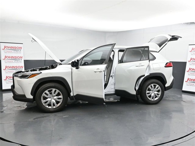 Used 2025 Toyota Corolla Cross L image 28