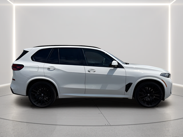 Used 2026 BMW X5 xDrive40i w/ M Sport Package AWD/4WD image 6