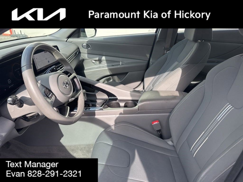 Used 2023 Hyundai Elantra SEL w/ Convenience Package image 17