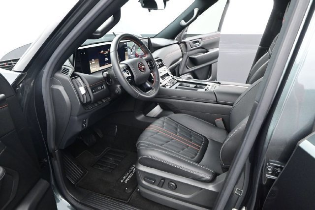 Used 2025 Nissan Armada PRO-4X w/ Pro-4X Premium Package AWD/4WD image 6