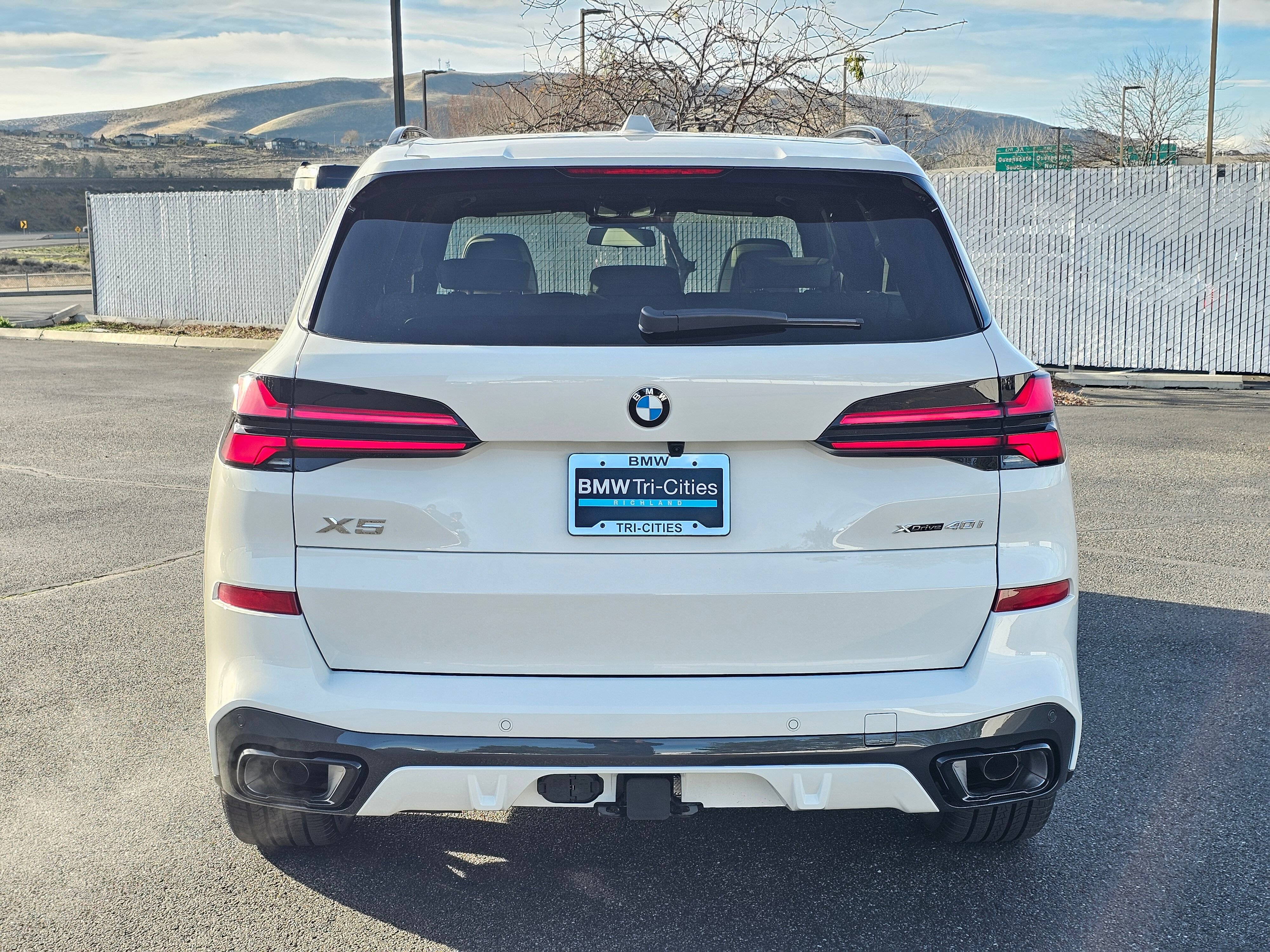 New 2026 BMW X5 xDrive40i w/ Executive Package image 5