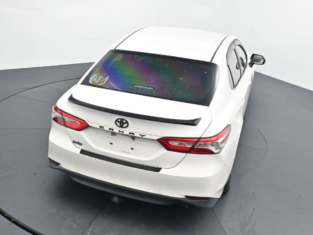 Used 2018 Toyota Camry LE FWD image 14
