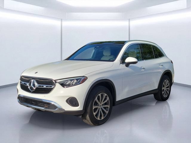 Used 2025 Mercedes-Benz GLC 300 image 2
