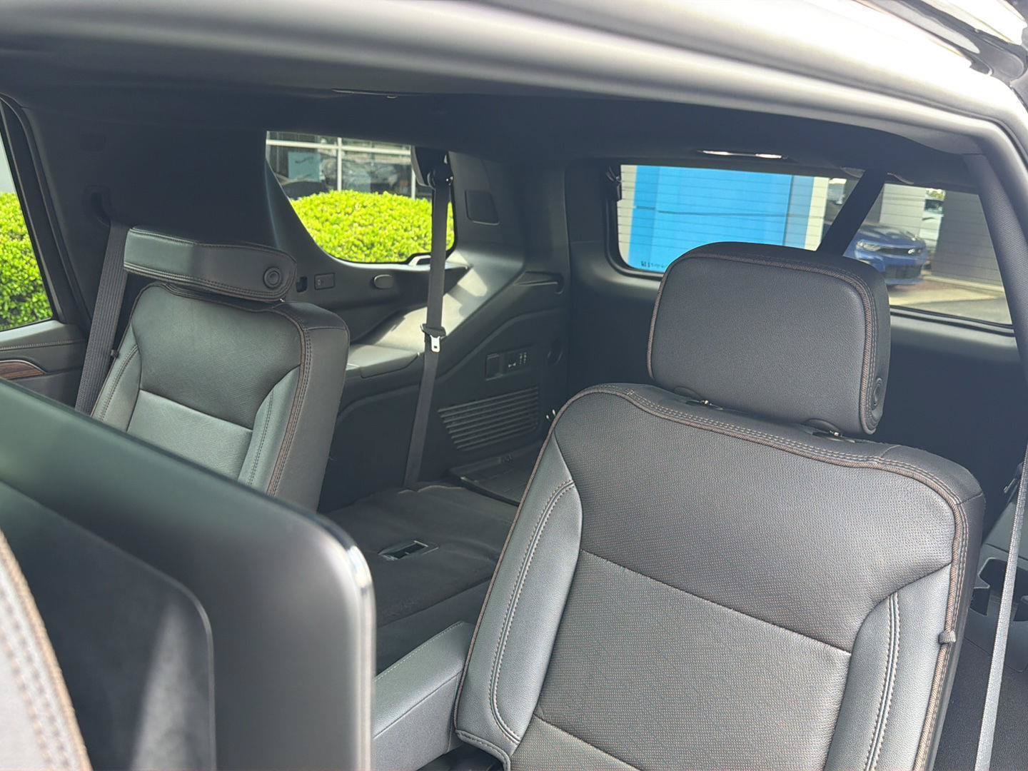 Used 2024 Chevrolet Tahoe High Country AWD/4WD image 34