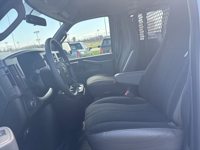 Used 2024 Chevrolet Express 2500 w/ Driver Convenience Package image 12
