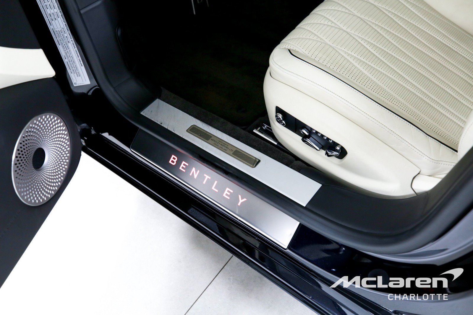 Used 2020 Bentley Flying Spur W12 AWD/4WD image 16