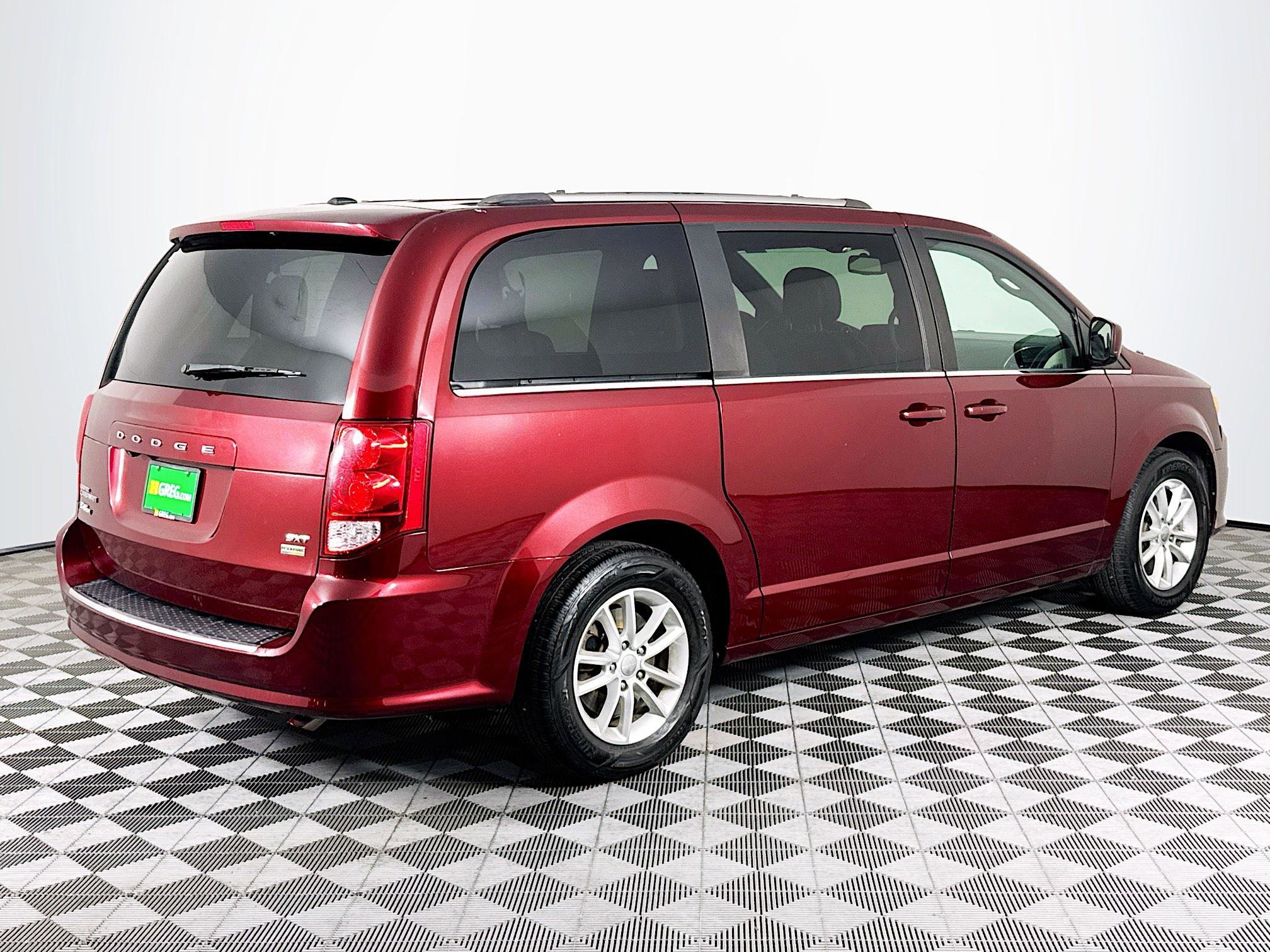 Used 2019 Dodge Grand Caravan SXT image 10