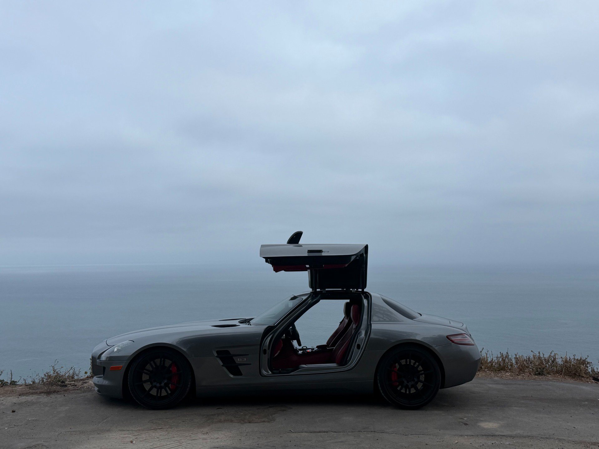 Used 2012 Mercedes-Benz SLS AMG Coupe image 4