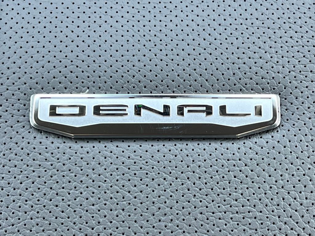 New 2026 GMC Sierra 2500 Denali w/ Denali Reserve Package AWD/4WD image 3