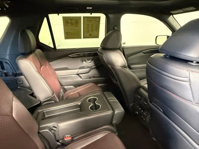 Used 2025 Honda Pilot Black Edition image 44