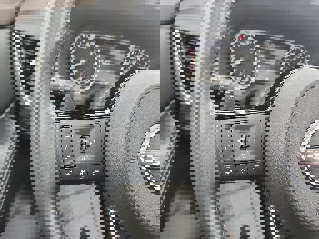 Used 2023 Nissan Rogue SV w/ SV Premium Package image 29